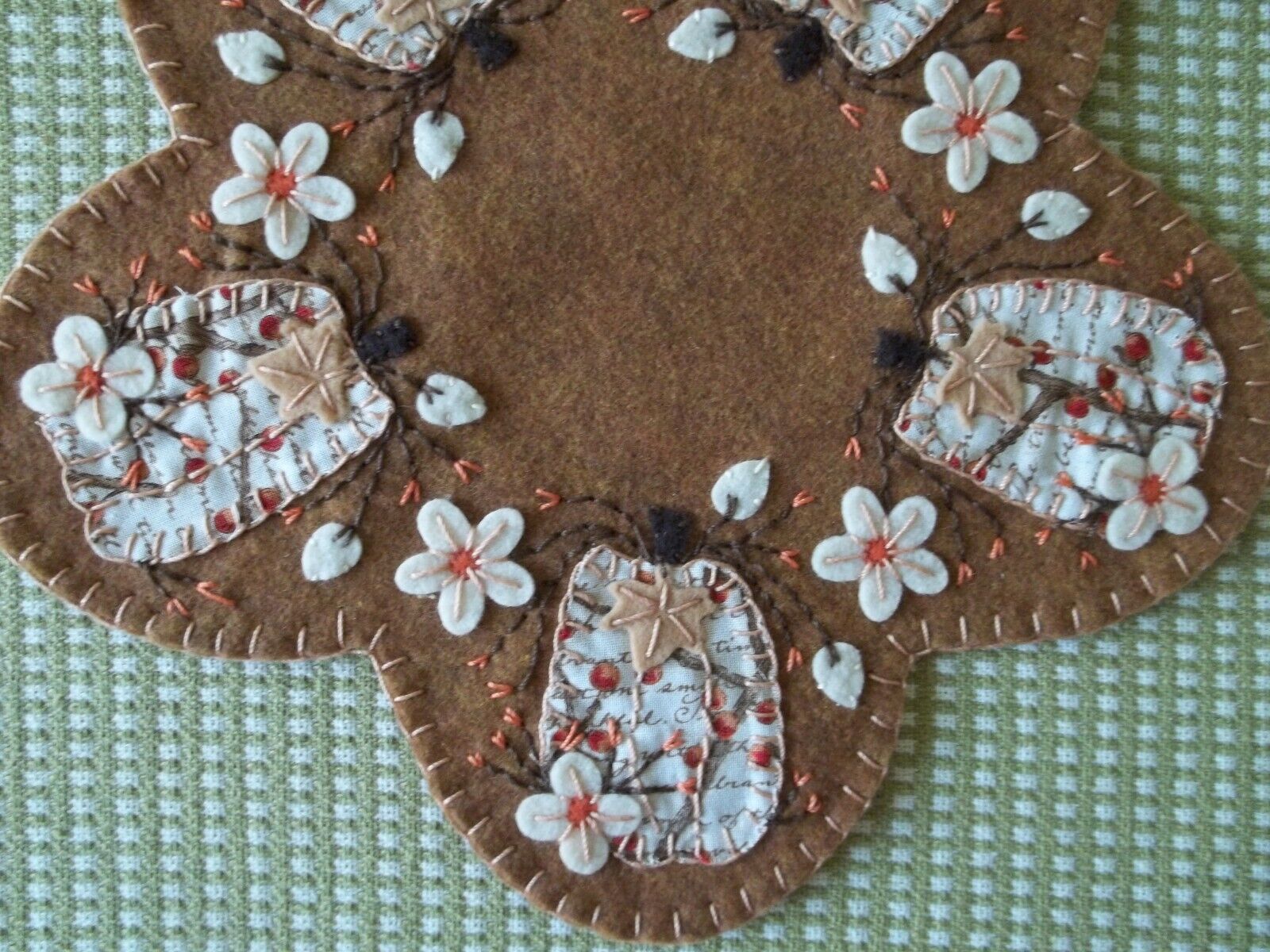 Primitive Country White fall fabric Pumpkins Candle Mat with free shipping
