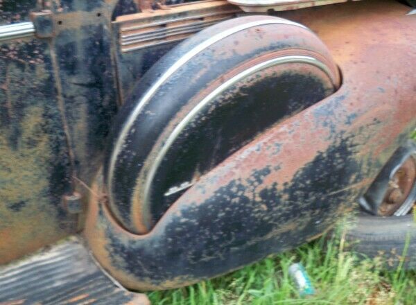1940 Buick  Limited Side Mounts For Front Fenders
